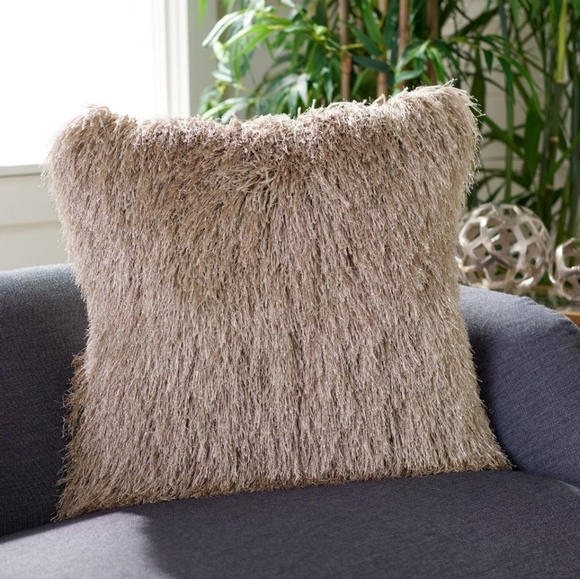 Safavieh Shag Modish Gray Silver Metallic‎ 20" Pillow - Picture 1 of 10